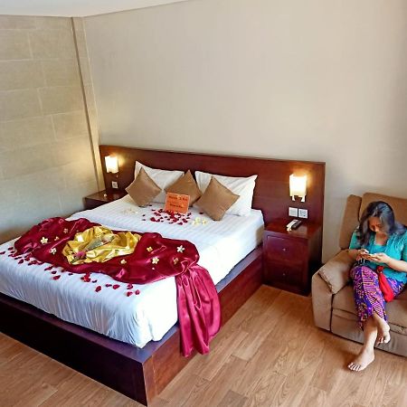The Surya Kuta Villa Buitenkant foto